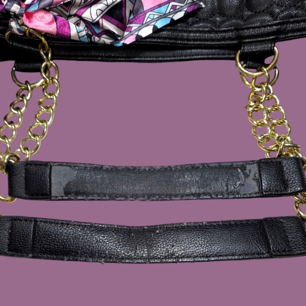 Betsey Johnson Black Heart-Quilted Bag with Gold Chain - Picture 12 of 12